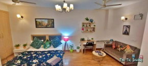 Top Luxury & Couple Friendly Stay GP by Taj Suites & Studios #New Year Party & Stay